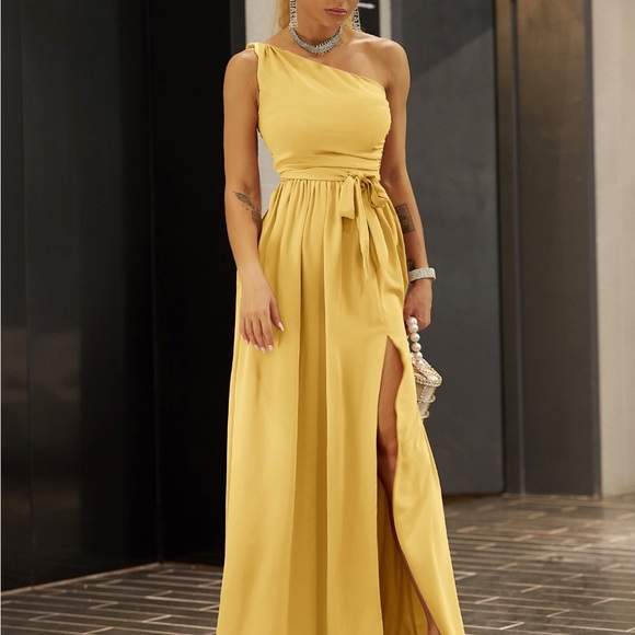 New Boutique| One Shoulder Belted Front Split Dress. - Picture 3 of 3